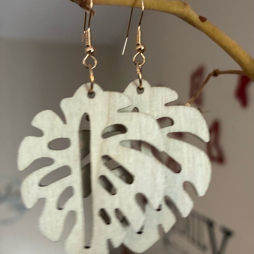 Elegant Cream Leaf Earrings